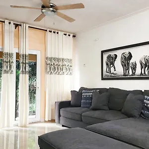 Apartment Upscale New With Pool 